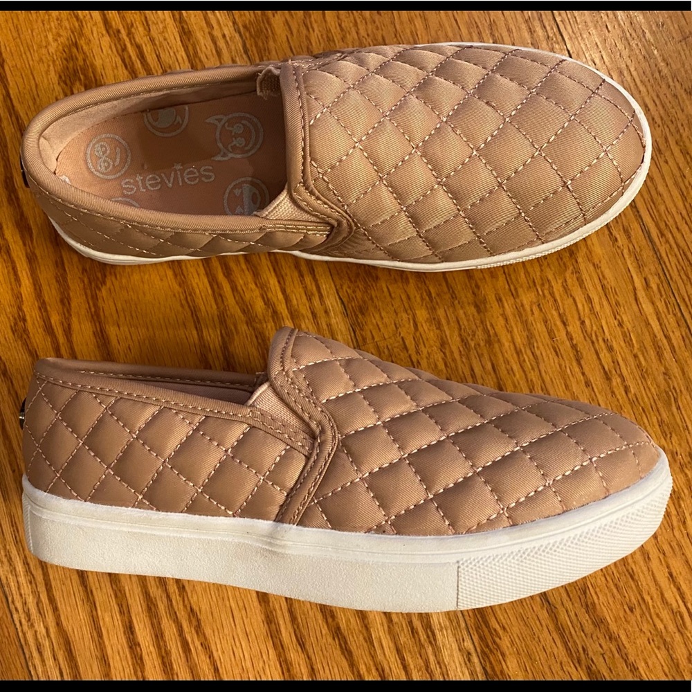 🎉HP🎉 Stevies Quilted Loafer